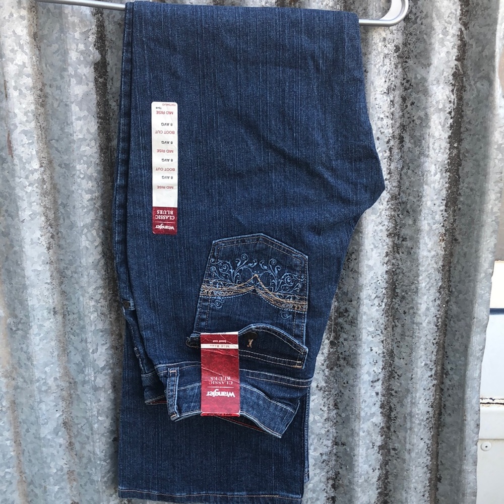 Women’s Wrangler Boot Cut Size 8avg